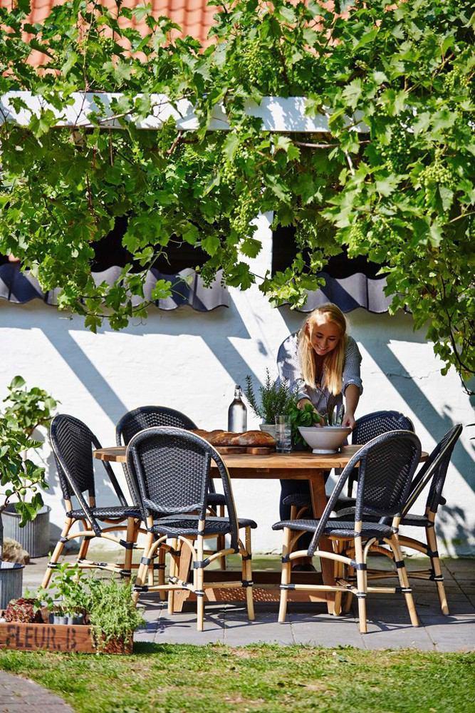 Sika Design George Dining Round Table