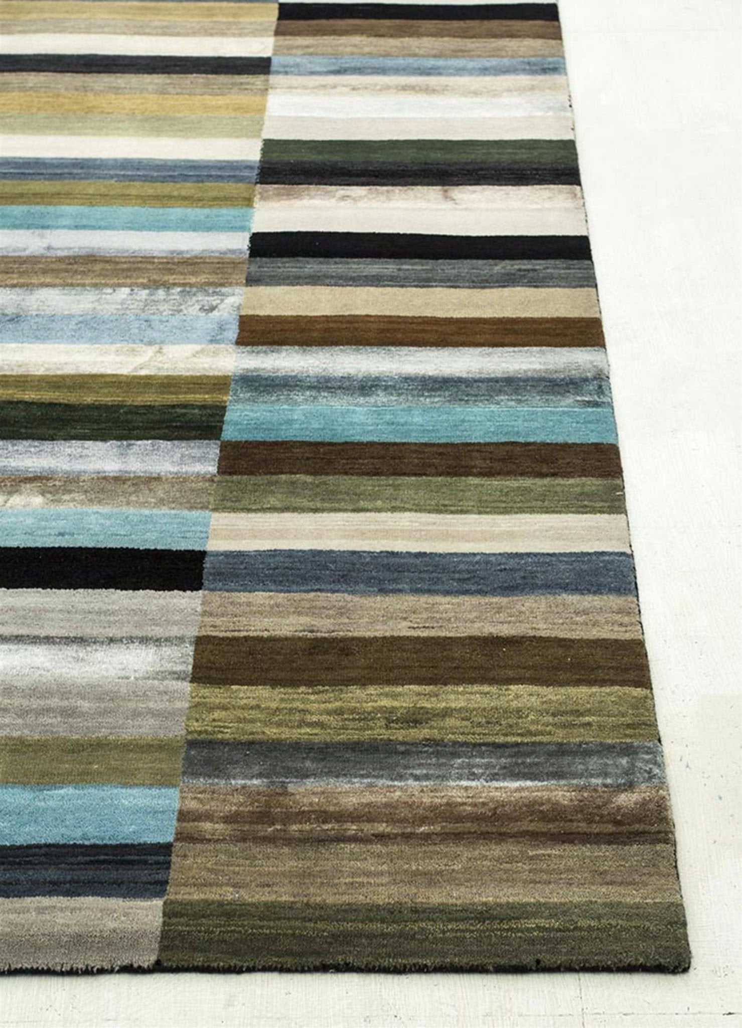 Strings Ebony/Cadet Blue Rug