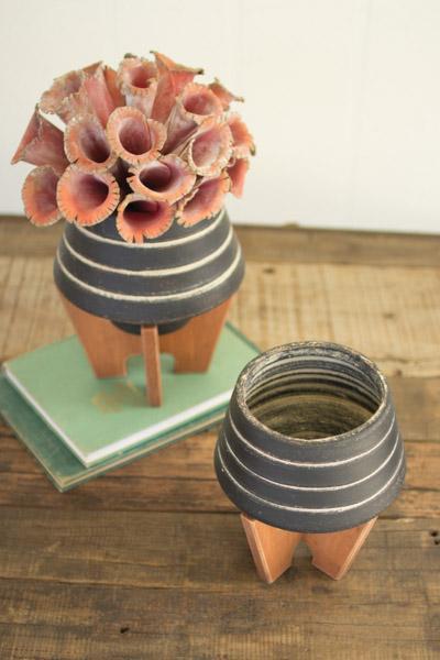 Set Of 2 Black Clay Planters With Wooden Bases