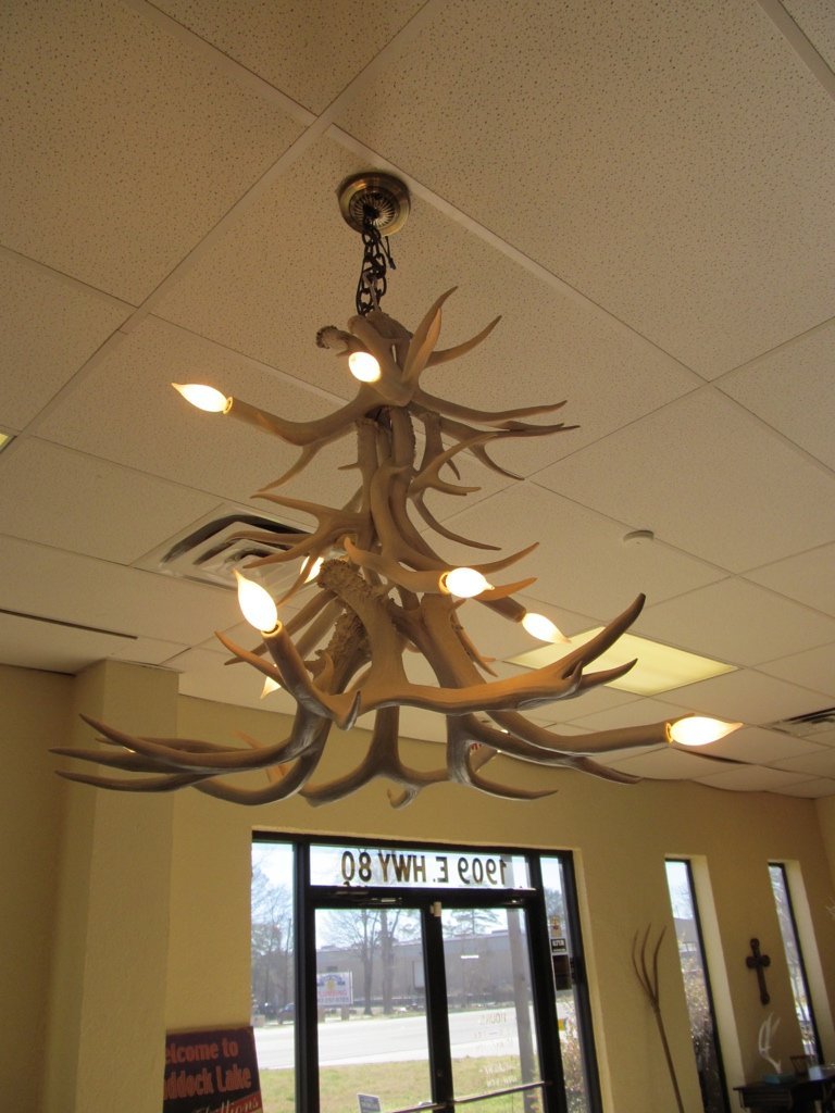 Antlerworx 10 Light Sporadic Mule Deer Antler Chandelier (AWC-77)