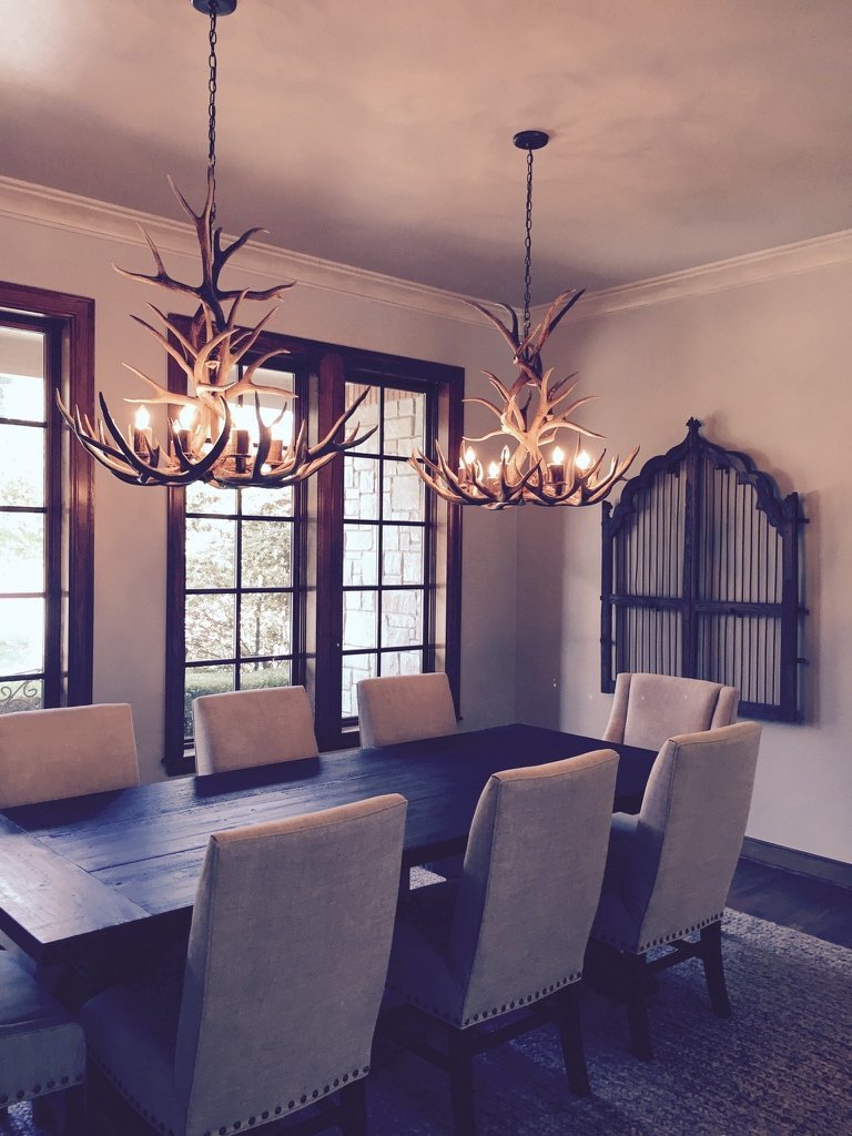 Antlerworx 8 Light Tall Mule Deer Antler Chandelier (AWC-3)