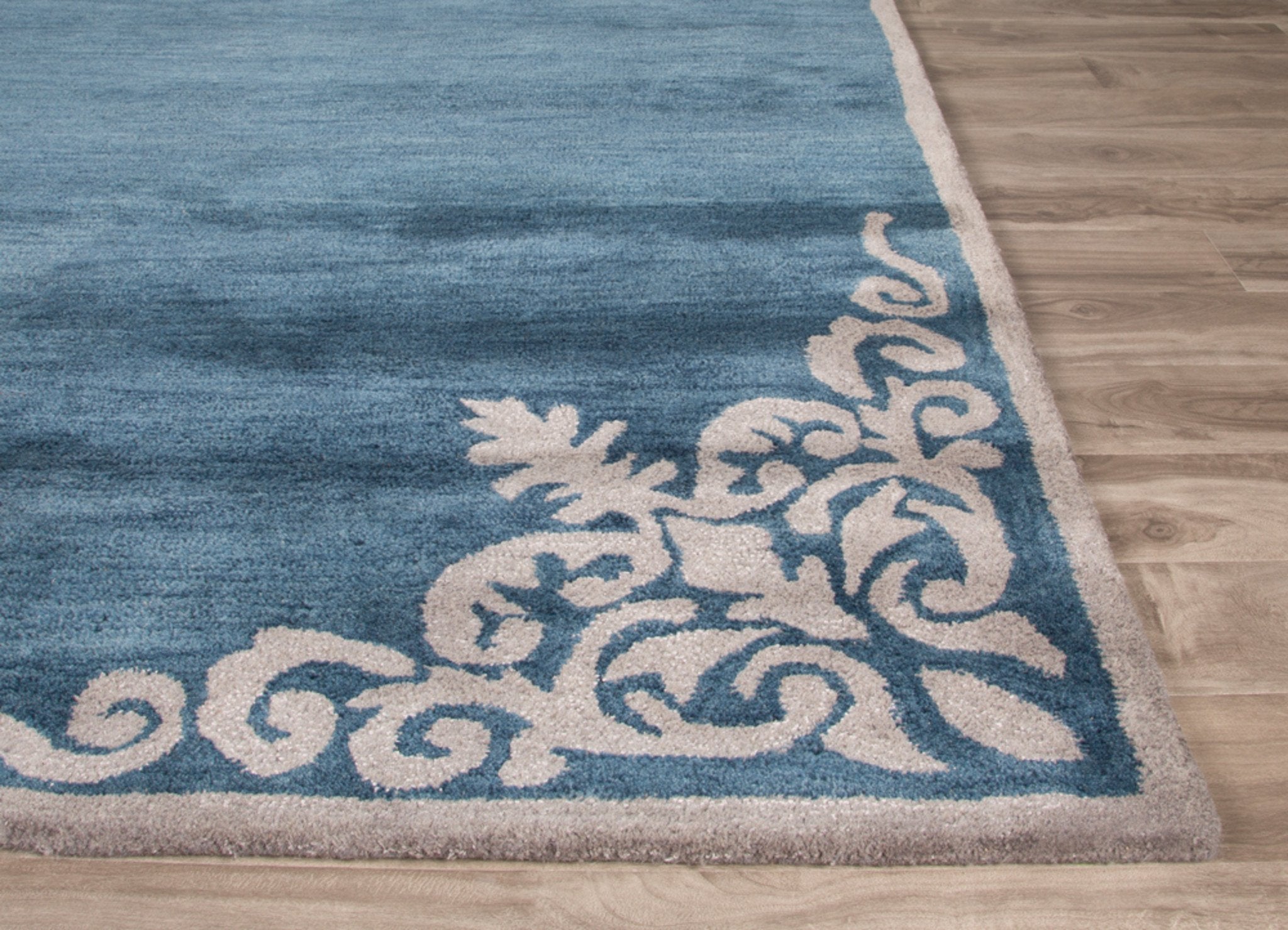 Belladonna Midnight/Dove