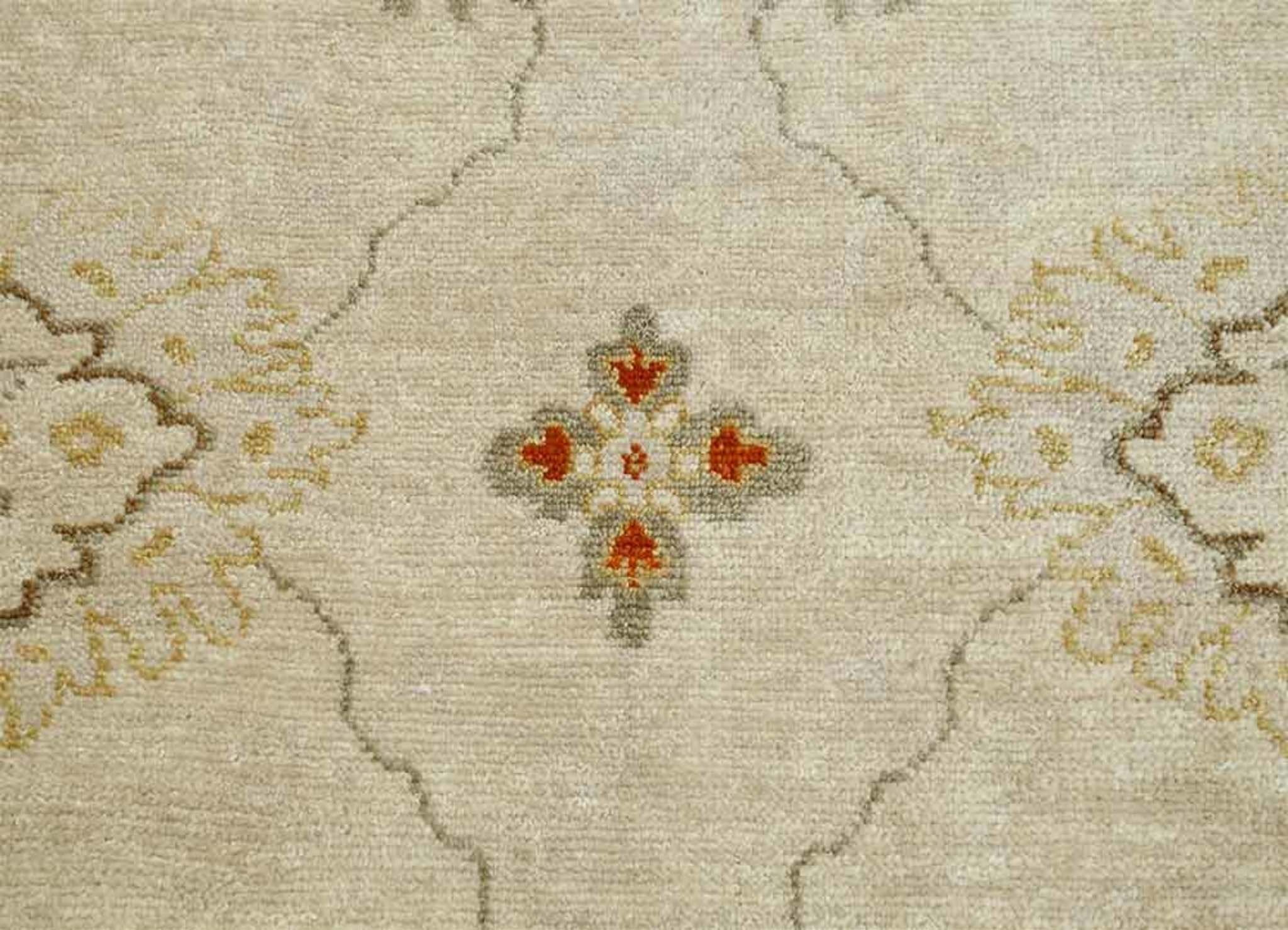 Streco Creamy White/Red Orange Traditional Rug