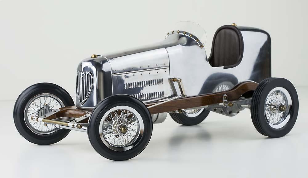 Bantam Midget - 19" By Authentic Models