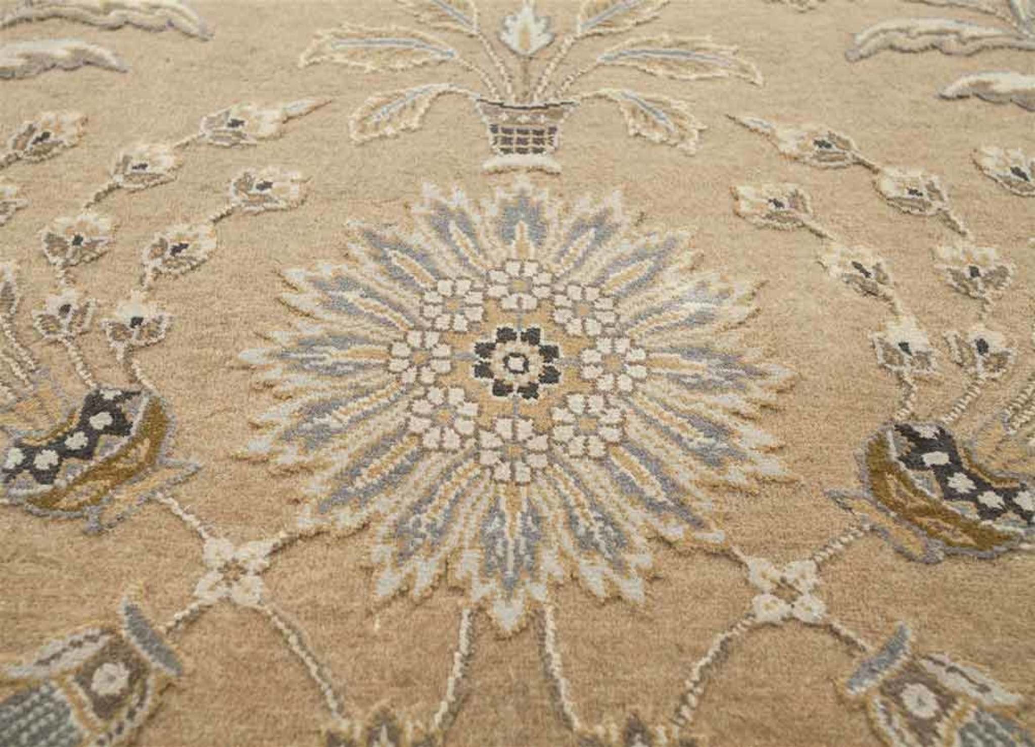 Spectra Medium Tan Traditional Rug