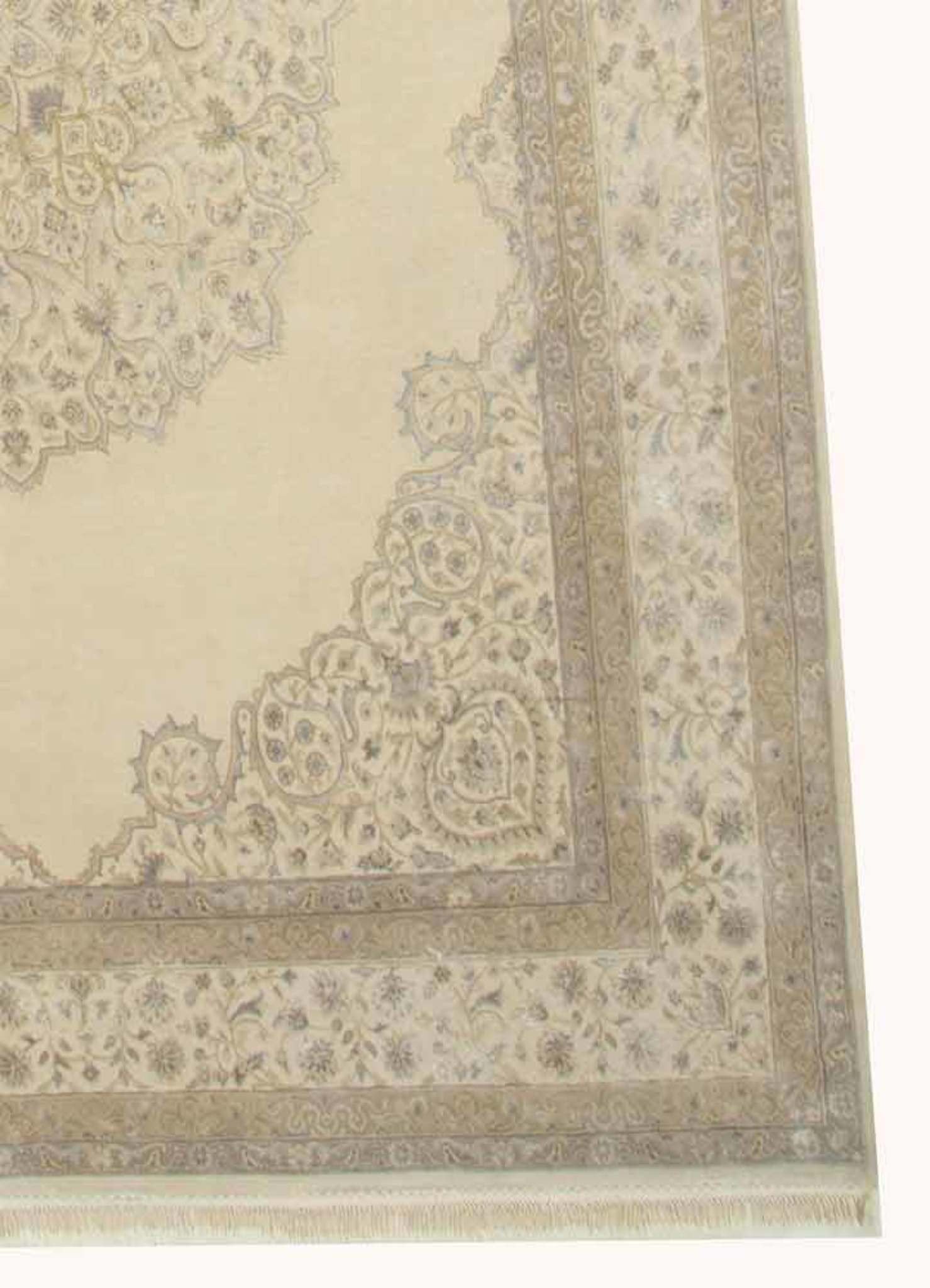 Spectra Oyster Traditional Rug