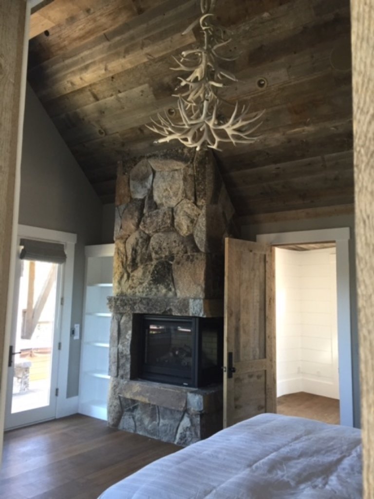 Antlerworx 10 Light Sporadic Mule Deer Antler Chandelier (AWC-77)