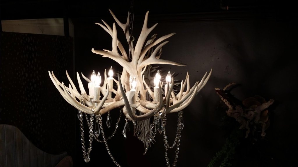 Antlerworx 8 Light Mule Deer Antler Chandelier (Sun Bleached Finish) (AWC-4SB)